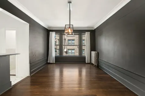 1221 East Hyde Park Boulevard Chicago IL 60615