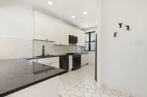1221 East Hyde Park Boulevard Chicago IL 60615