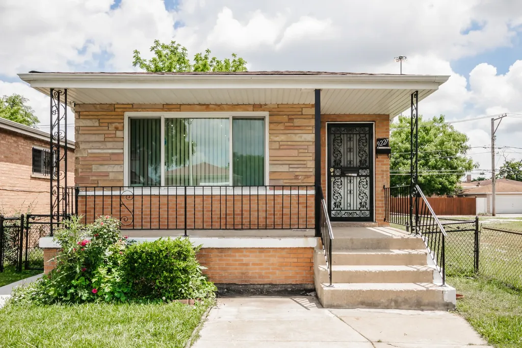 9227 South Perry Avenue Chicago IL 60620