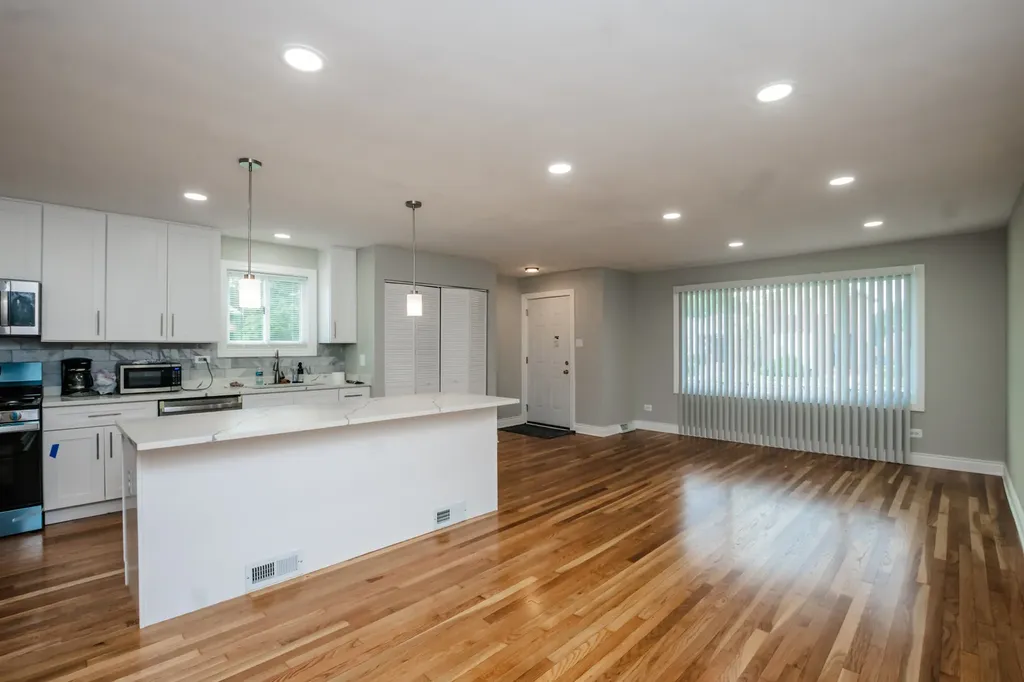 9227 South Perry Avenue Chicago IL 60620