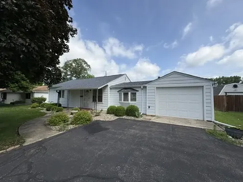 836 East Locust Street Watseka IL 60970