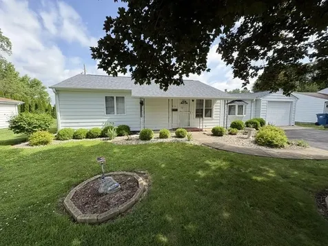 836 East Locust Street Watseka IL 60970