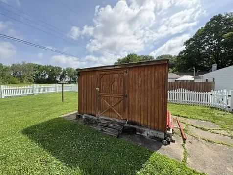 836 East Locust Street Watseka IL 60970