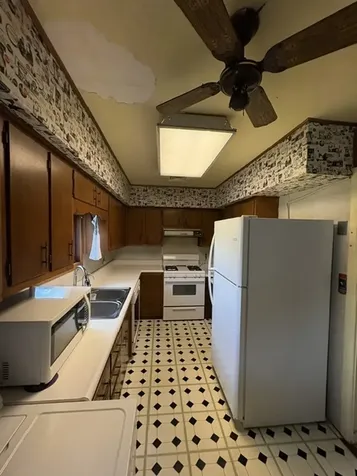 836 East Locust Street Watseka IL 60970