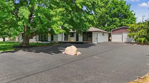 302 West Main Street Mahomet IL 61853