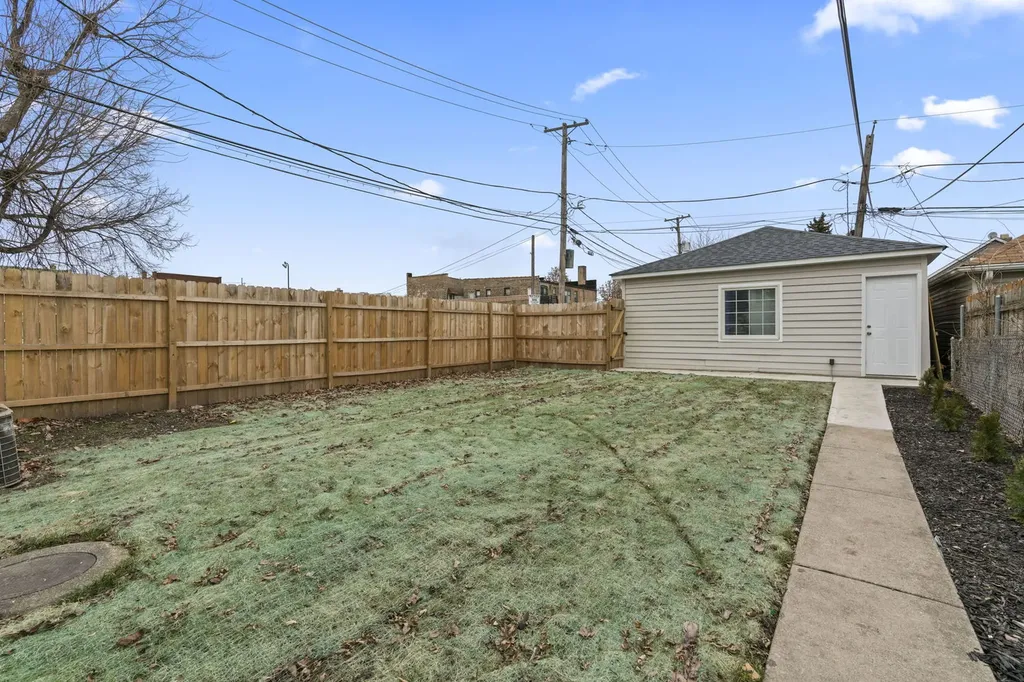 5542 West 64th Street Chicago IL 60638