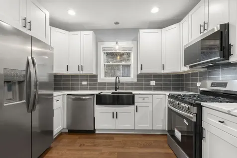 5542 West 64th Street Chicago IL 60638