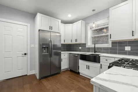 5542 West 64th Street Chicago IL 60638