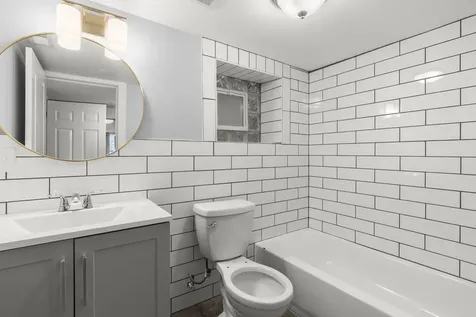 5542 West 64th Street Chicago IL 60638