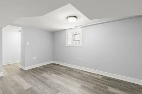 5542 West 64th Street Chicago IL 60638