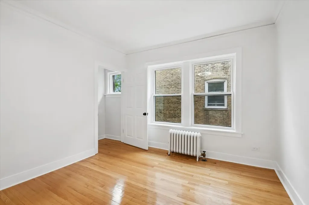 6454 North Damen Avenue Chicago IL 60645
