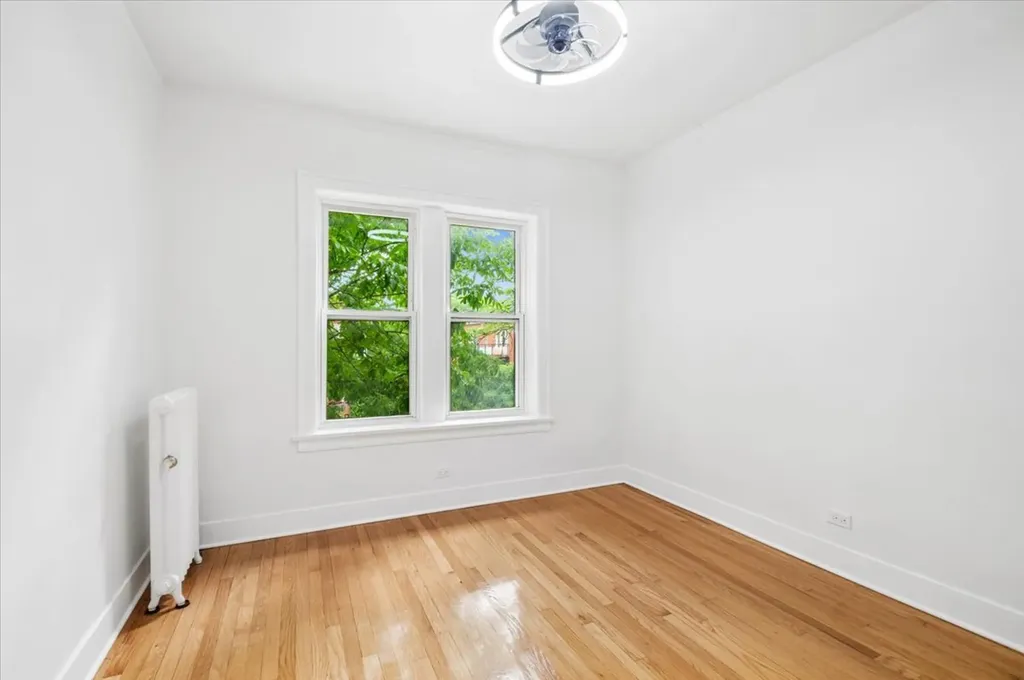 6454 North Damen Avenue Chicago IL 60645