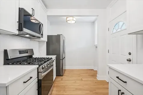 6454 North Damen Avenue Chicago IL 60645