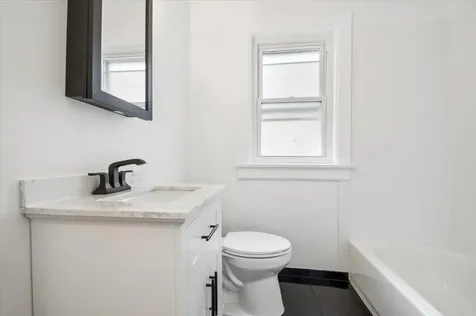 6454 North Damen Avenue Chicago IL 60645