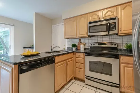 805 Garfield Avenue Libertyville IL 60048