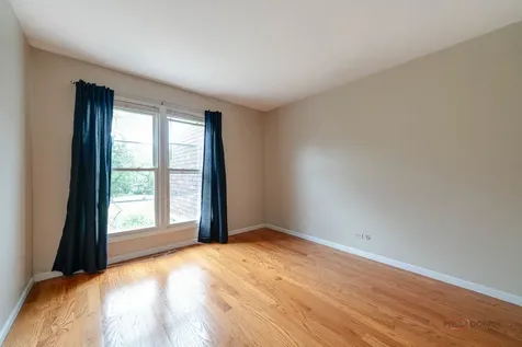 805 Garfield Avenue Libertyville IL 60048