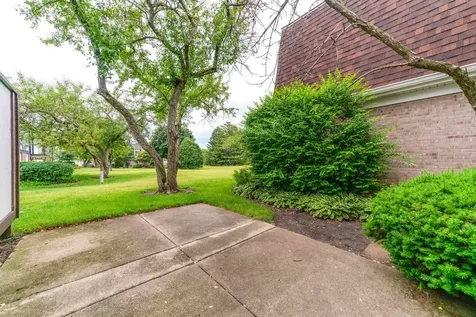 805 Garfield Avenue Libertyville IL 60048