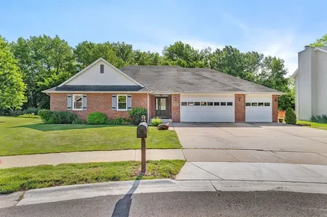 525 Stacey Court Braidwood IL 60408