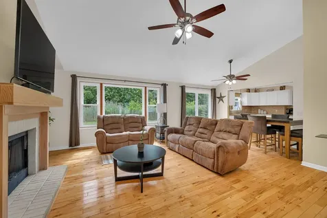525 Stacey Court Braidwood IL 60408