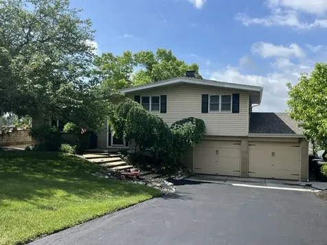 585 Killarney Pass Circle Mundelein IL 60060