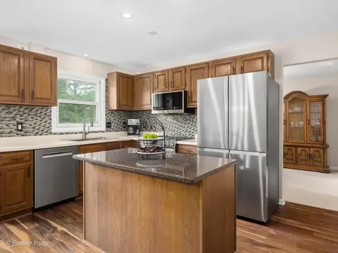 405 Blackhawk Drive Batavia IL 60510