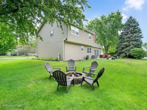 405 Blackhawk Drive Batavia IL 60510