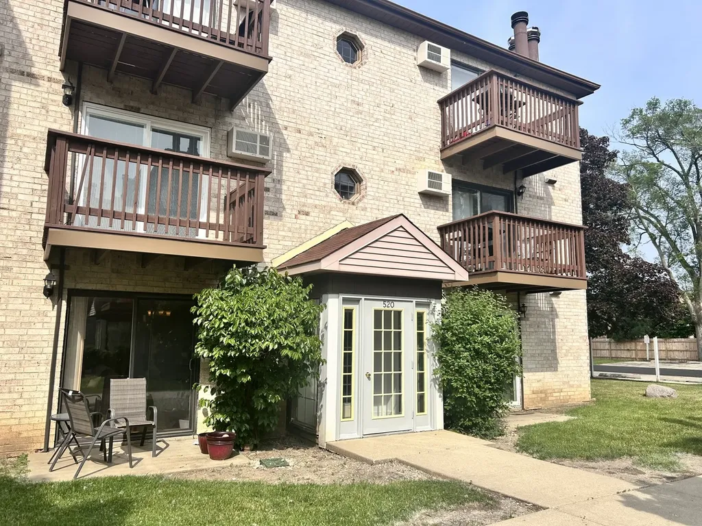 520 East Spruce Drive Palatine IL 60074