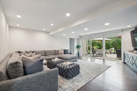 280 Aspen Lane Highland Park IL 60035