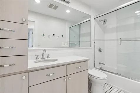 280 Aspen Lane Highland Park IL 60035
