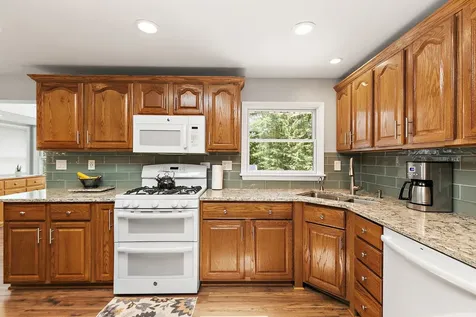 101 S Cedarcrest Drive Schaumburg IL 60193