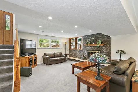 101 S Cedarcrest Drive Schaumburg IL 60193