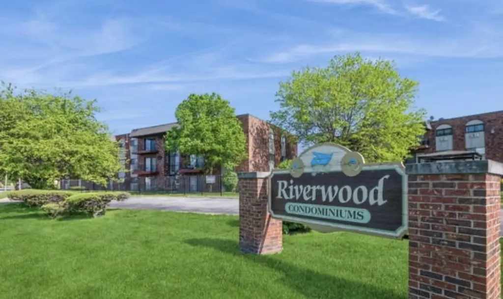 13715 South Stewart Avenue S Riverdale IL 60827
