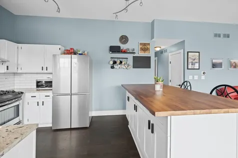 648 Portage Court Vernon Hills IL 60061
