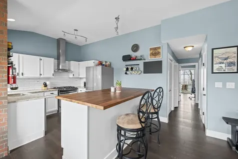 648 Portage Court Vernon Hills IL 60061