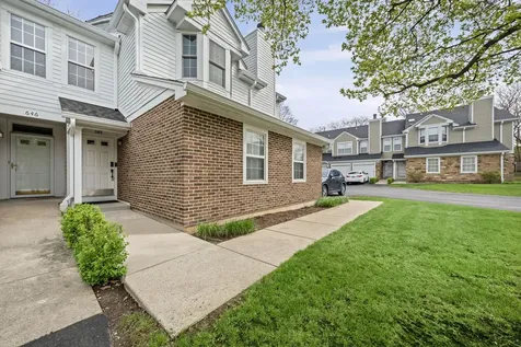 648 Portage Court Vernon Hills IL 60061