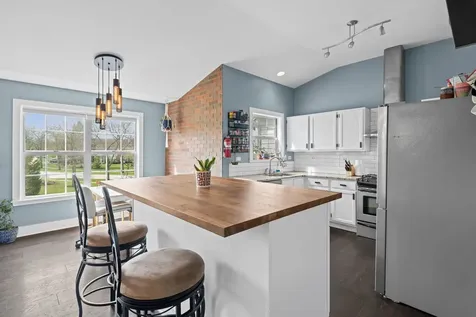 648 Portage Court Vernon Hills IL 60061