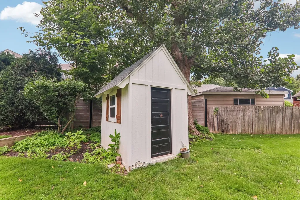 4917 Highland Avenue Downers Grove IL 60515