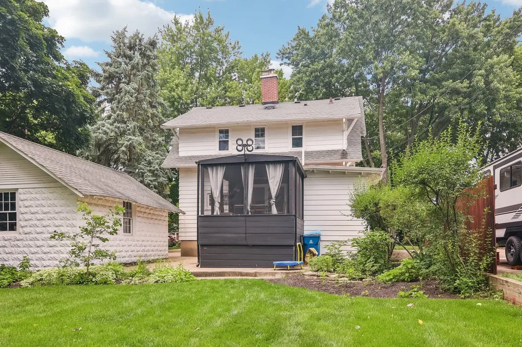 4917 Highland Avenue Downers Grove IL 60515