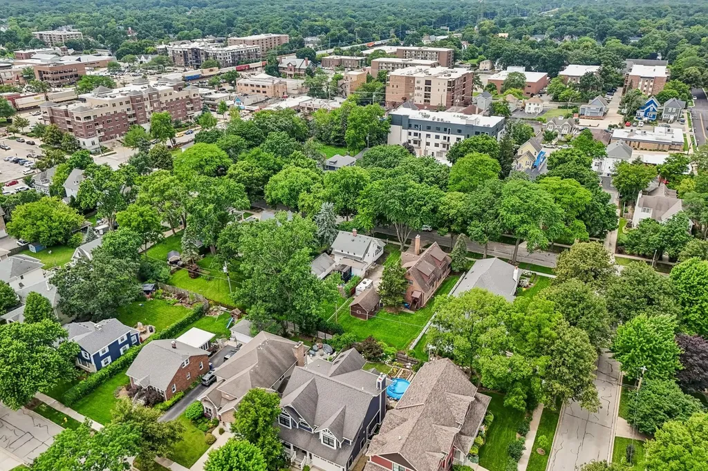 4917 Highland Avenue Downers Grove IL 60515
