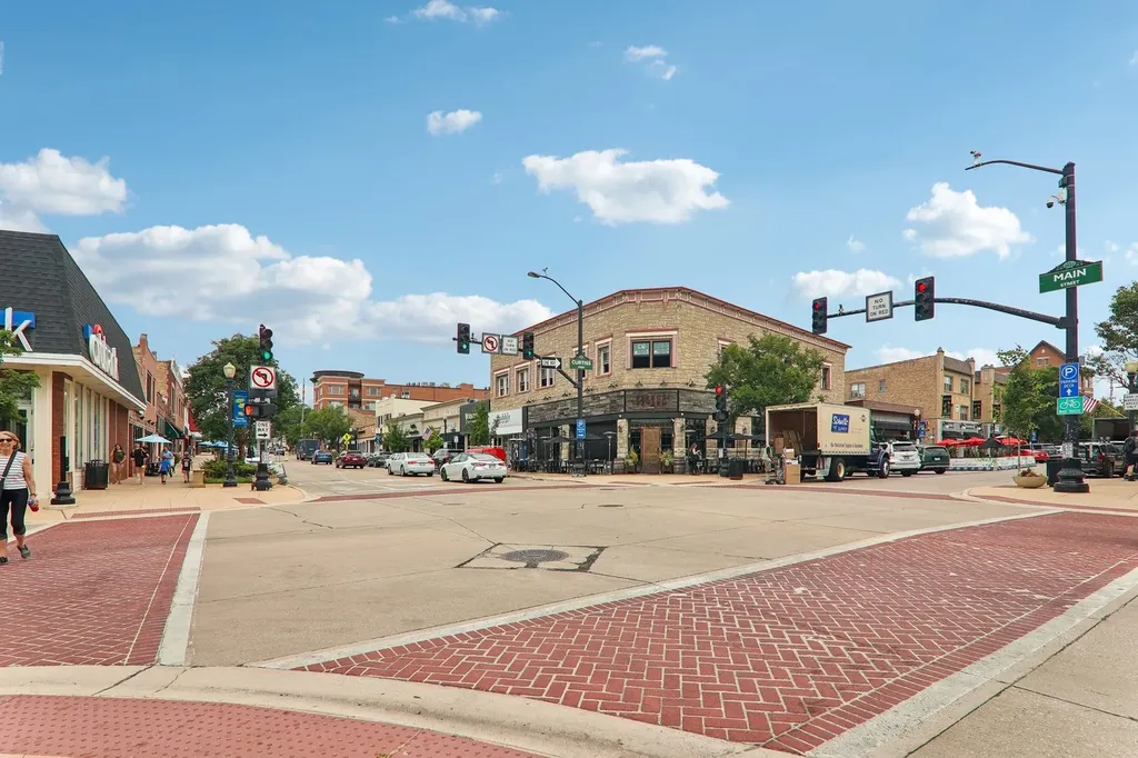 4917 Highland Avenue Downers Grove IL 60515