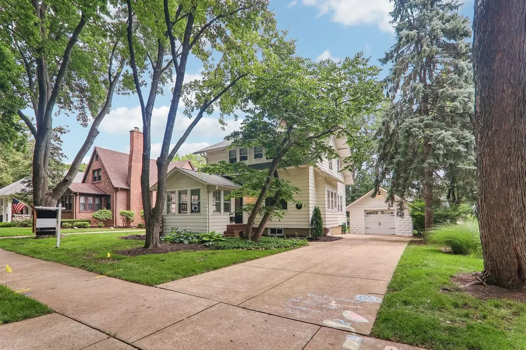 4917 Highland Avenue Downers Grove IL 60515