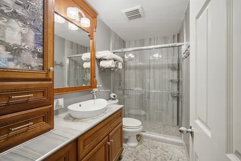 2176 North Westmoreland Drive Palatine IL 60074