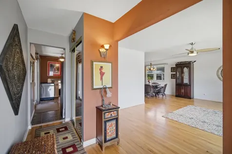 2176 North Westmoreland Drive Palatine IL 60074