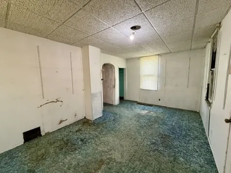 924 21ST Street East Moline IL 61244