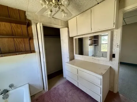 924 21ST Street East Moline IL 61244