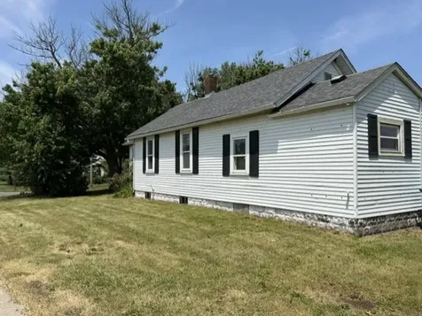 924 21ST Street East Moline IL 61244