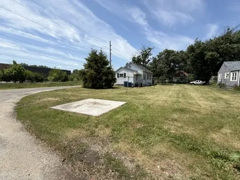 924 21ST Street East Moline IL 61244