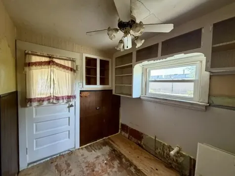 924 21ST Street East Moline IL 61244