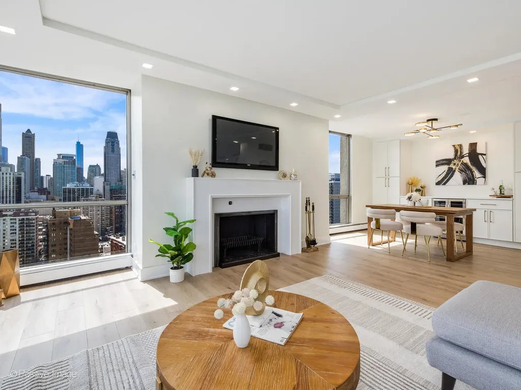 1310 North Ritchie Court Chicago IL 60610