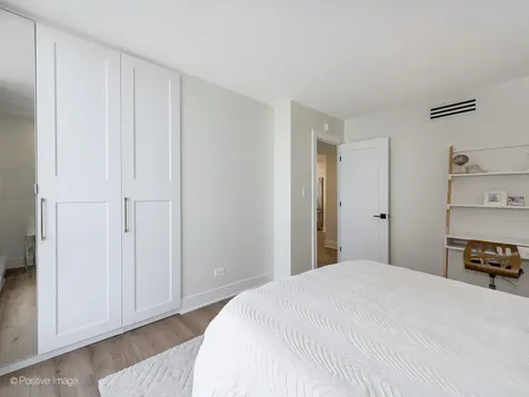 1310 North Ritchie Court Chicago IL 60610